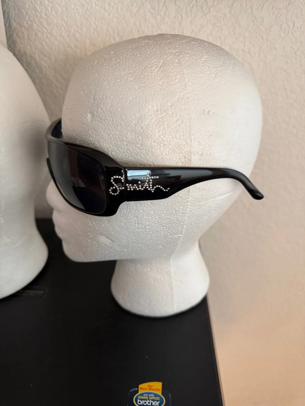 SMITH domino -SMITH Sunglasses with detailing on the side
